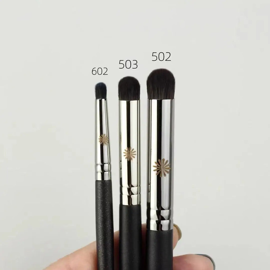 Round Domed Eyeshadow Blending Makeup Brush