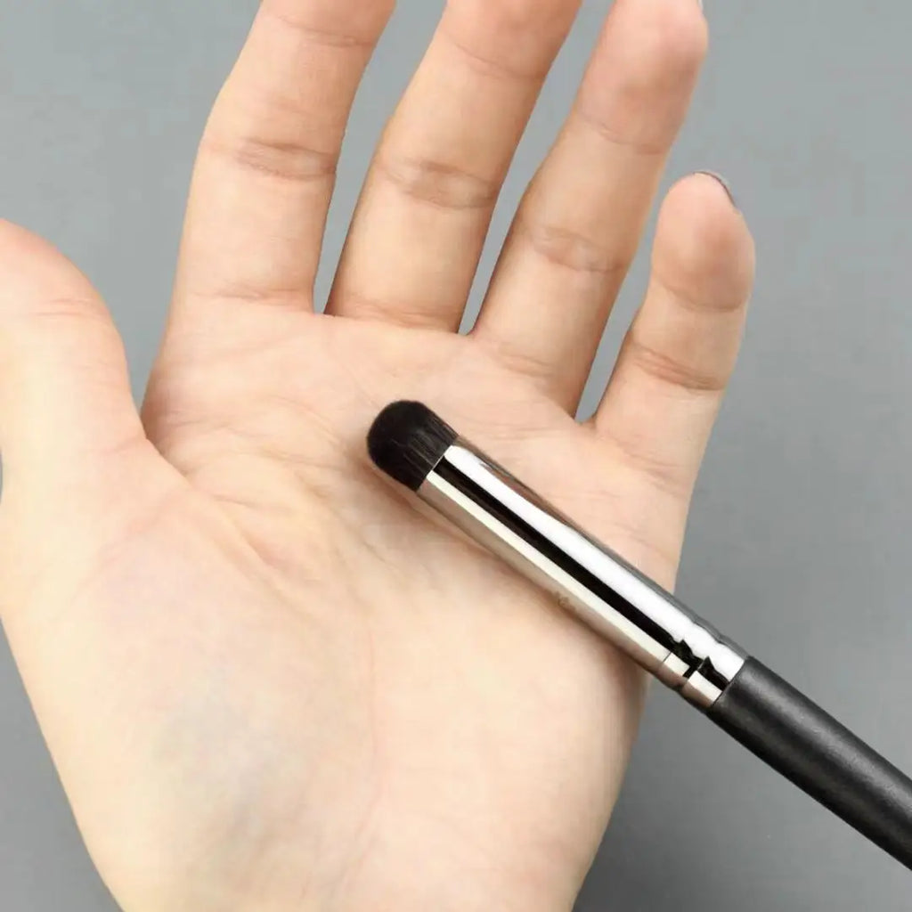 Round Domed Eyeshadow Blending Makeup Brush