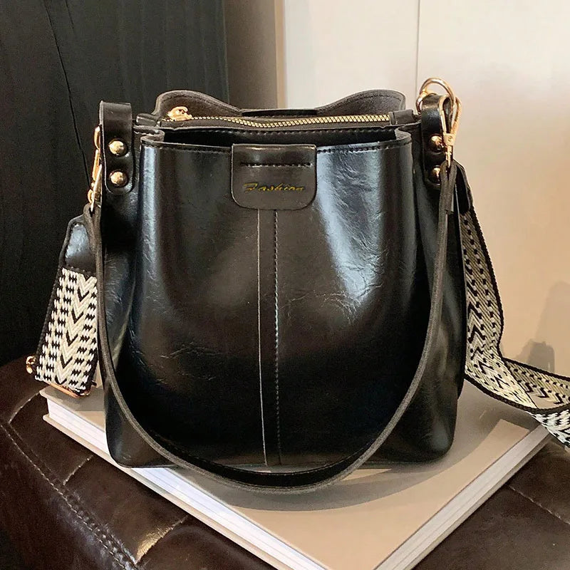Exquisite Women's Bucket Bag