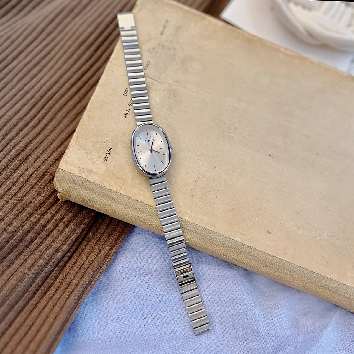 Women's Quartz Watch with Gold Bracelet