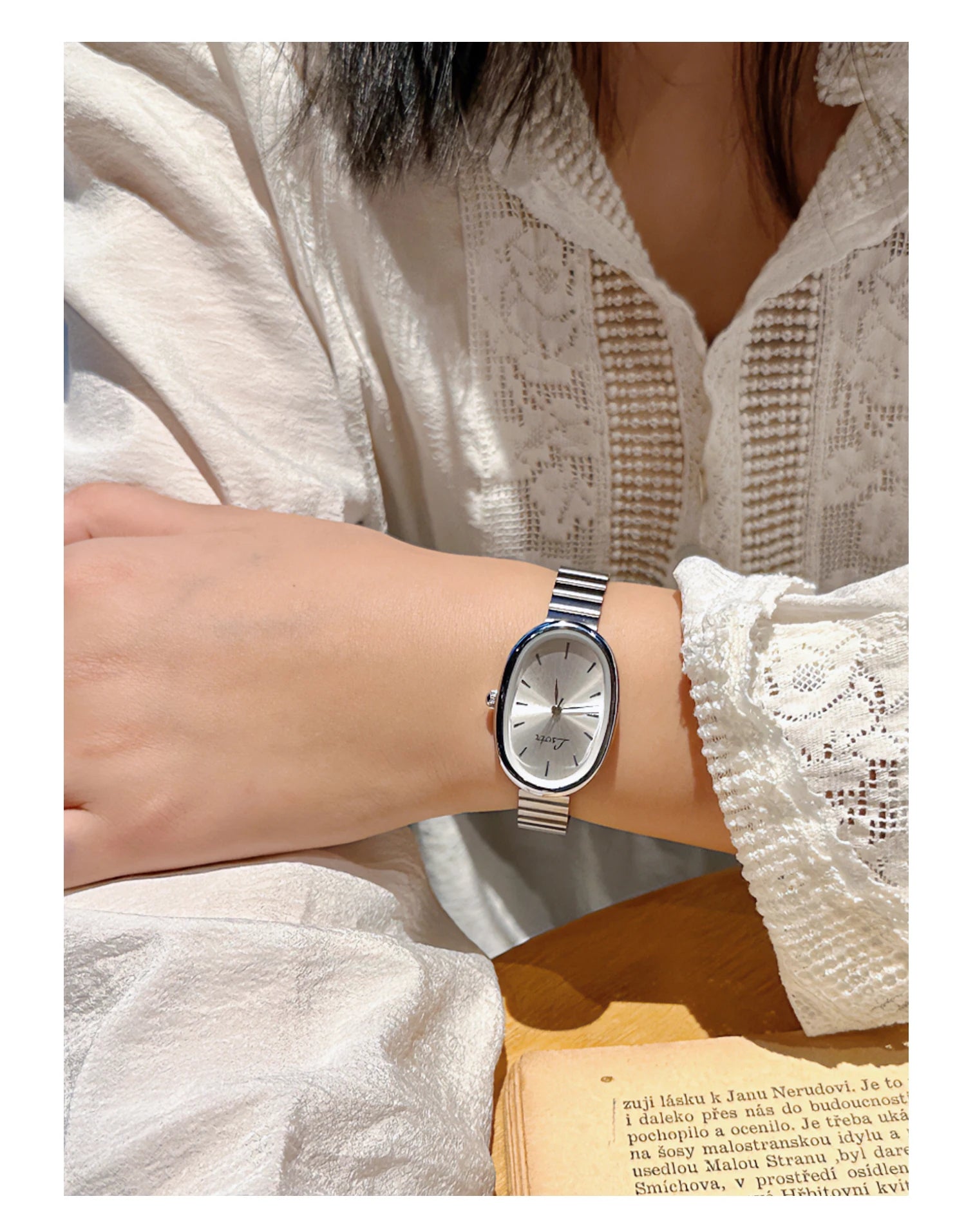 Women's Quartz Watch with Gold Bracelet