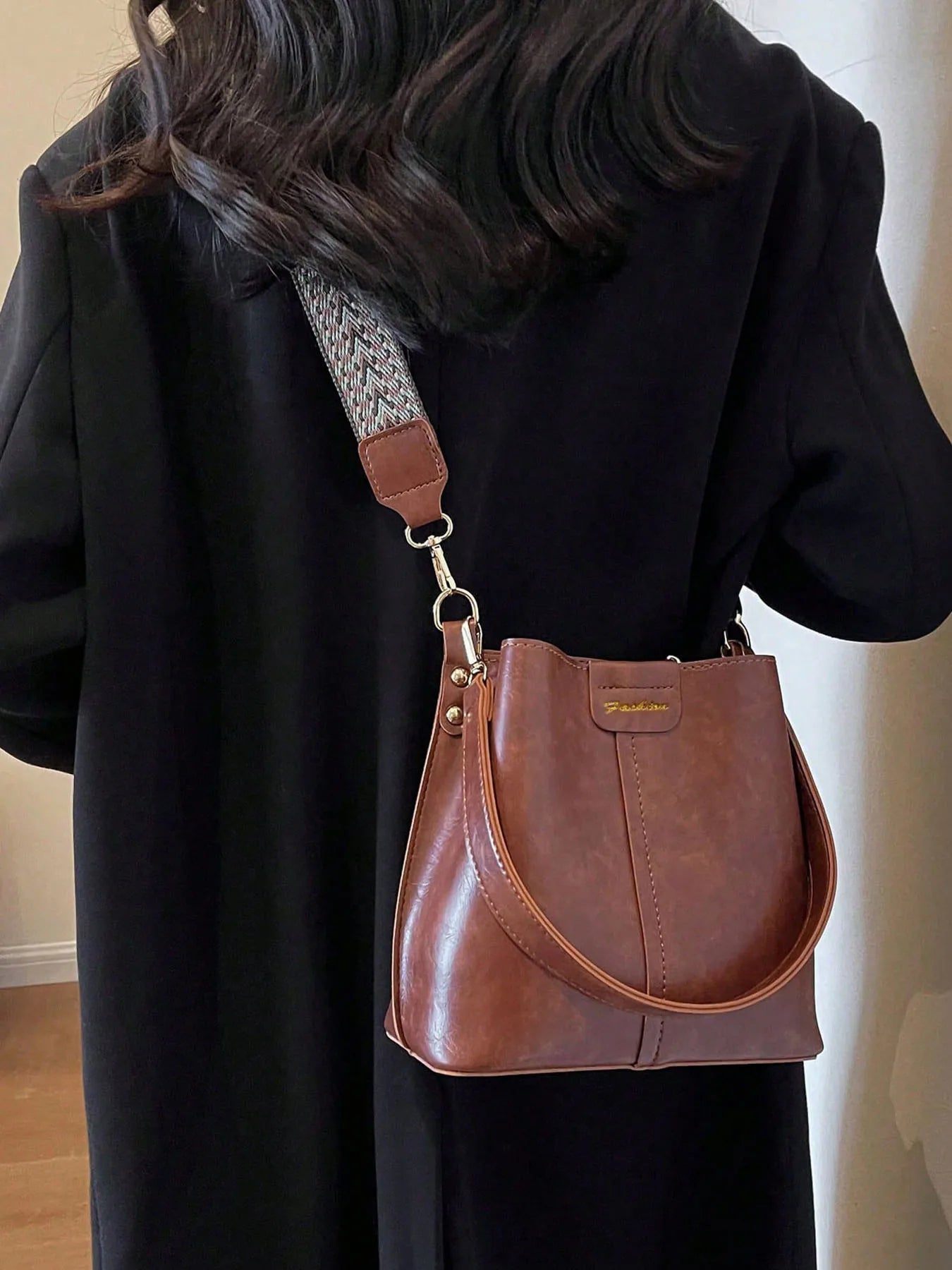 Exquisite Women's Bucket Bag